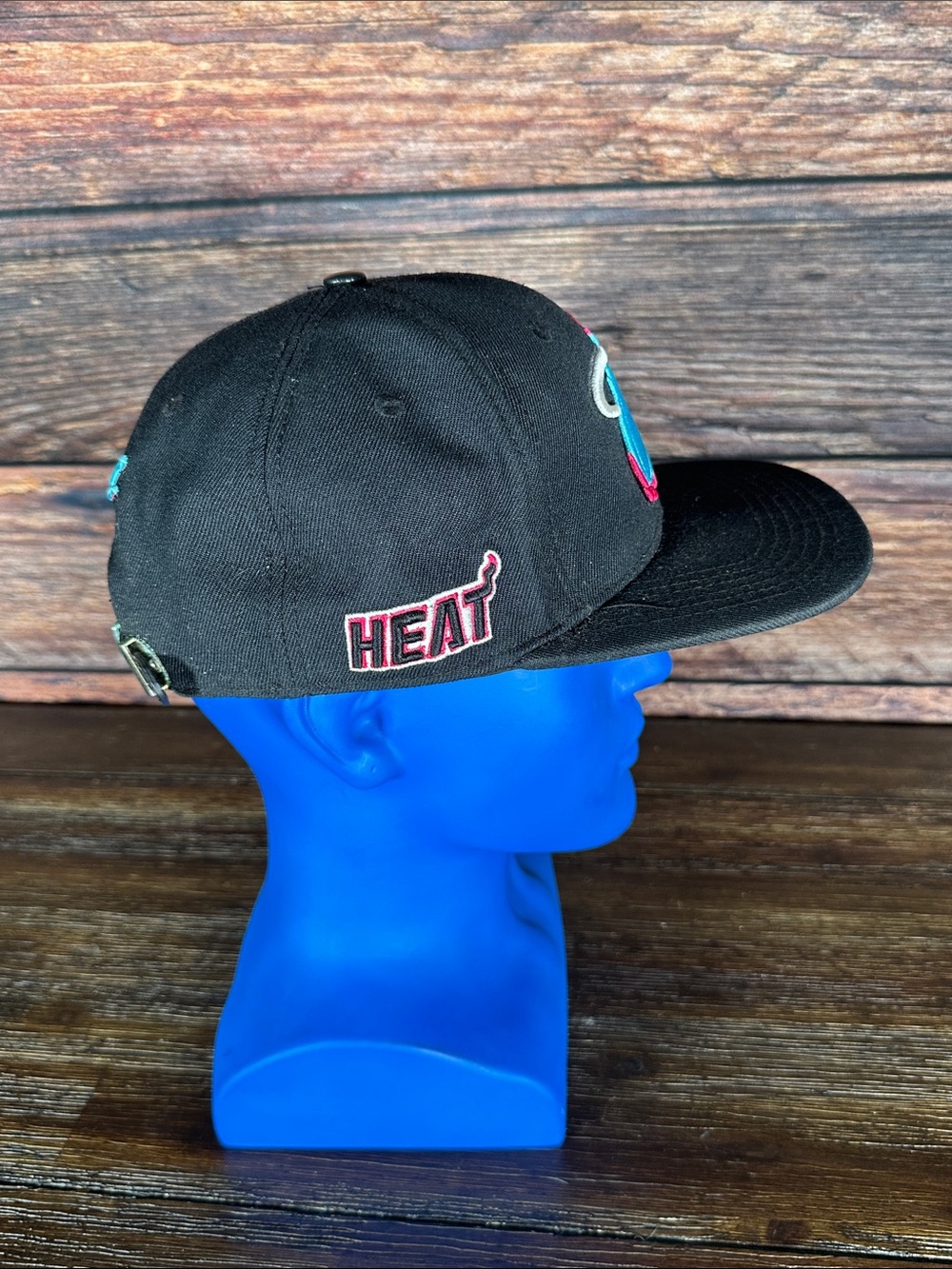 PRO standard Miami Heat black Hat with pink and teal embroidered logo - Picture 5 of 6